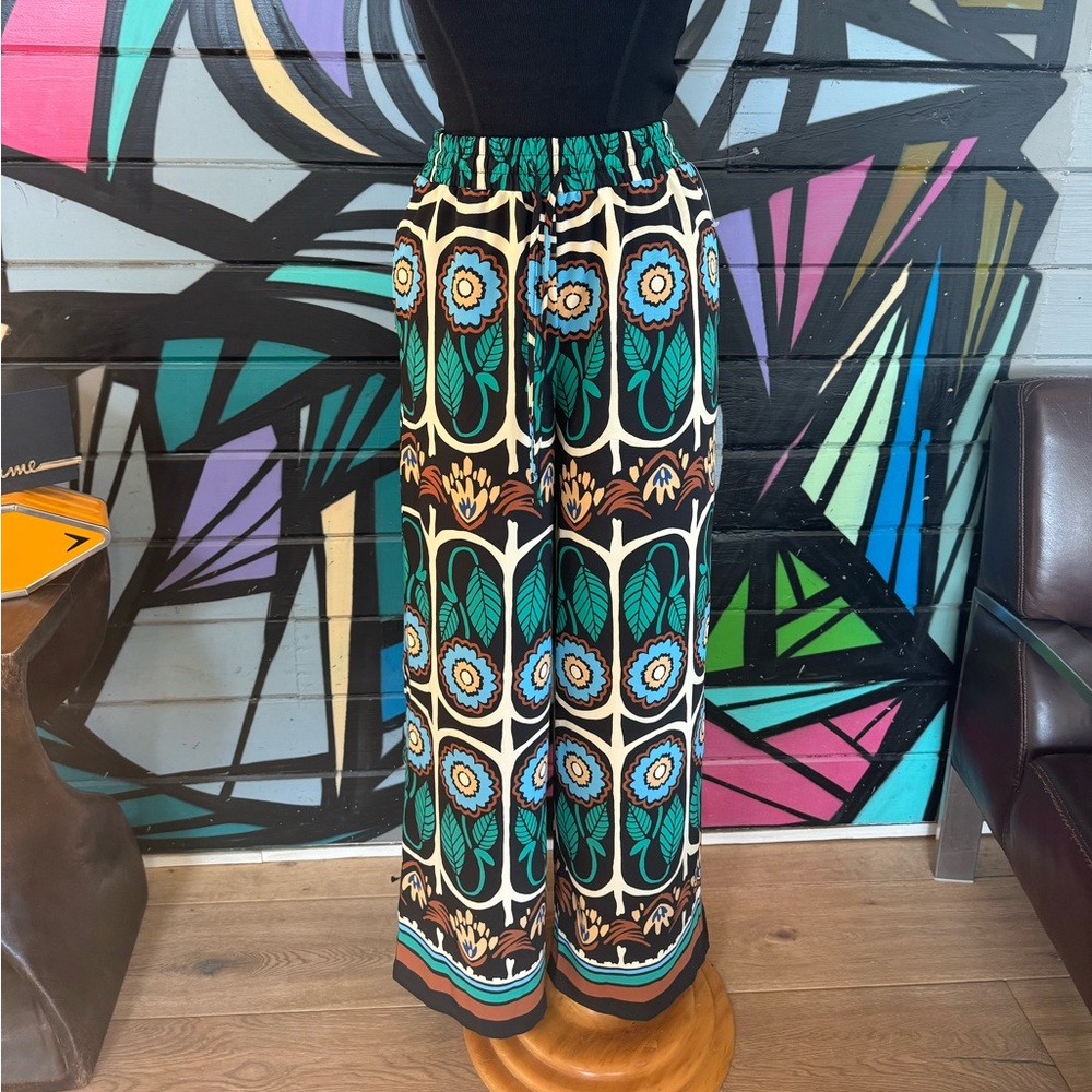 NWT House of Harlow wide leg Vacation Pants! XS (could fit a Small also)